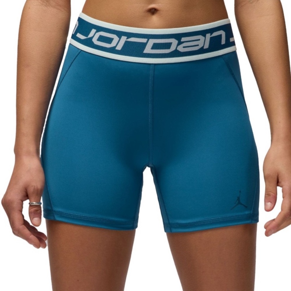 NWT Jordan Women's Sport 5" Tight Fit Shorts. Size Small.